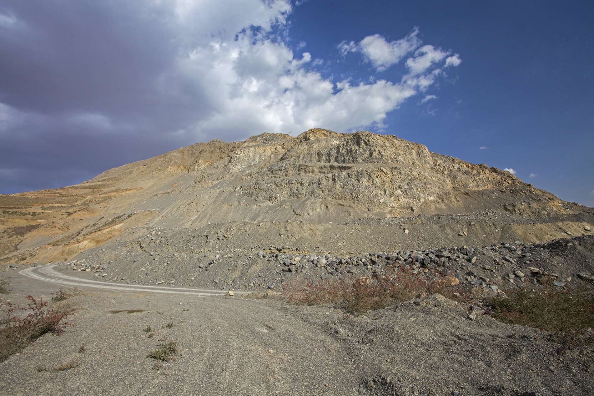 Crushed sand & gravel extracted from mountainous explosive mines